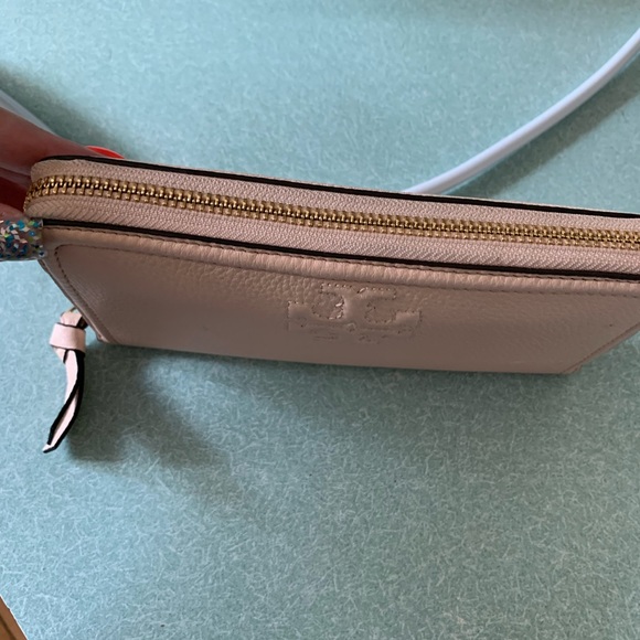 Tory Burch wallet - Picture 2 of 5